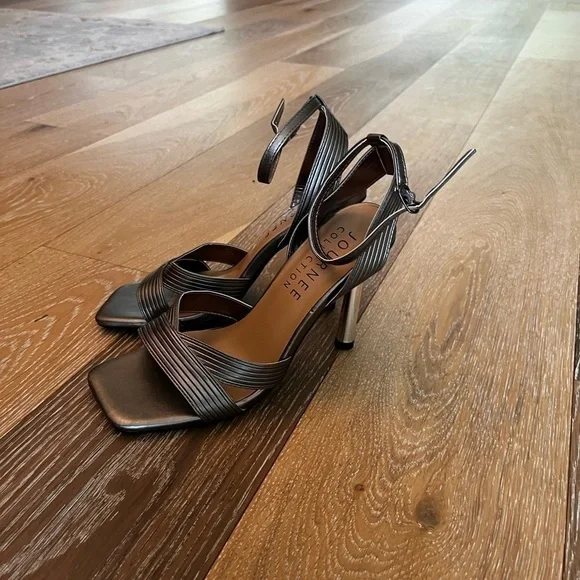 Journee Collection Womens Annett Tru
Comfort Foam Mid Heel Open Toe Pumps - Picture 11 of 12